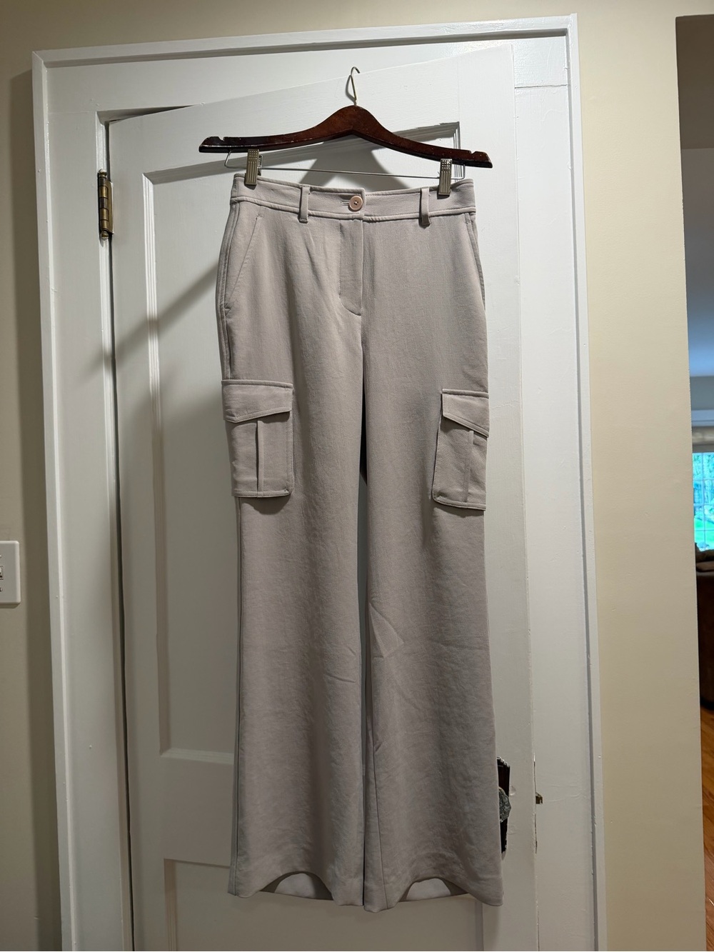 Aritzia Wide-Leg Cargo Trousers in Light Taupe